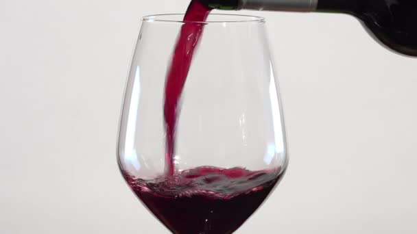 kırmızı şarap cam içine akan - Video, Çekim