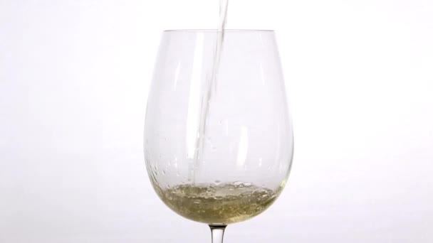white wine flowing into glass - Footage, Video