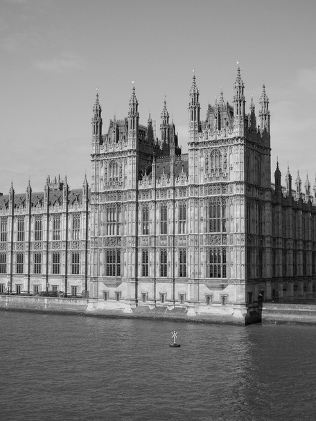 ロンドンの議会の黒と白の家 - 写真・画像