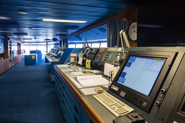 Tengerjáró hajón navigációs híd - Fotó, kép