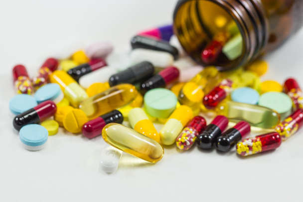 Verschiedene Tabletten Pillen Kapselhaufen Mix - Foto, Bild