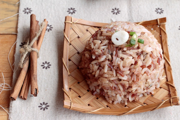 Коричневий рис смачна, здорова їжа
 - Фото, зображення