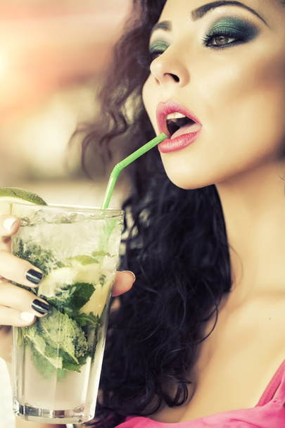 Lady with mojito - 写真・画像