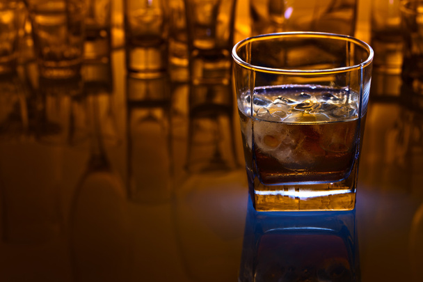 whisky withl lodu  - Zdjęcie, obraz
