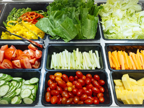 サラダバー新鮮な野菜健康食品 - 写真・画像