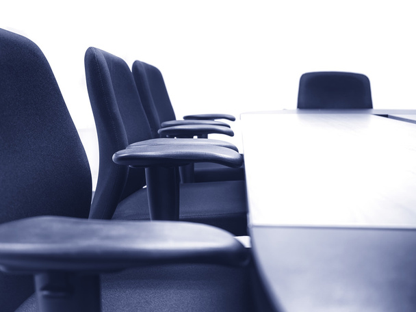 Sala de reuniones con sillas de mesa Oficina Concepto de negocio
 - Foto, Imagen