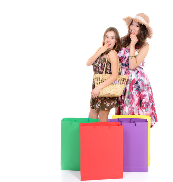 renkli alışveriş torbaları kadınlarla - Fotoğraf, Görsel