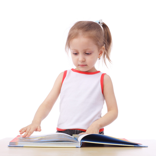 niña leyendo libro - Foto, Imagen