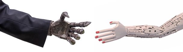 stretta di mano di cyber o robot metallici realizzati con ratche meccaniche
 - Foto, immagini