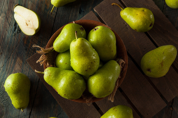 Green Organic Bartlett Pears - Fotografie, Obrázek