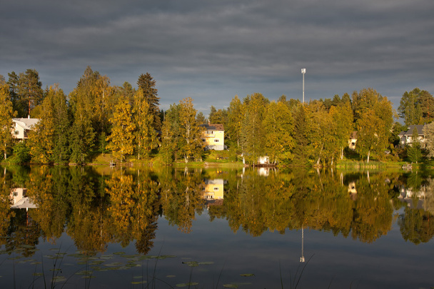 Дом на озере
 - Фото, изображение