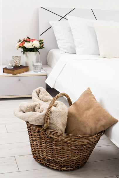 gemütliches Zuhause weißes Schlafzimmer - Foto, Bild