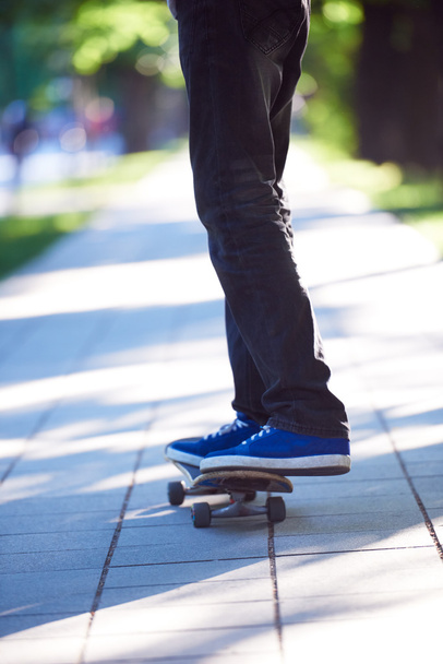 closeup of skateboard jump - Foto, Bild
