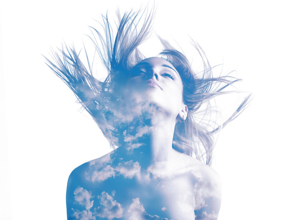 woman with sky and clouds - Foto, imagen