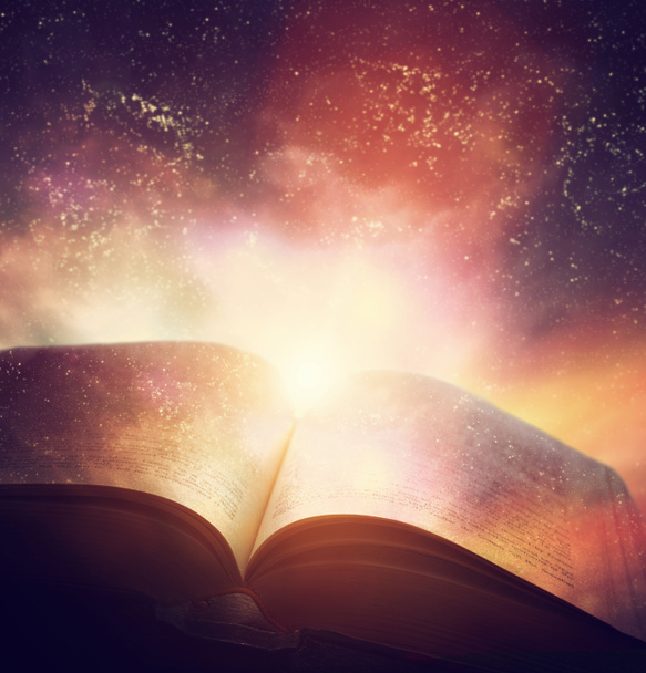 Libro fuso con cielo magico galassia
 - Foto, immagini