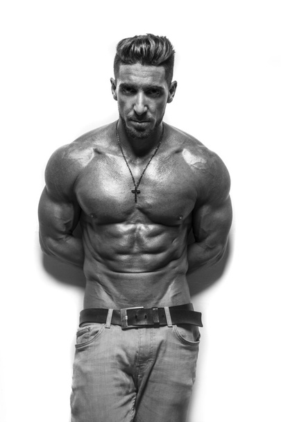 fitness modelo masculino con sixpack
 - Foto, Imagen