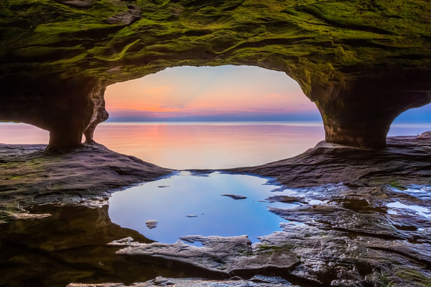 Norte da caverna do mar
 - Foto, Imagem