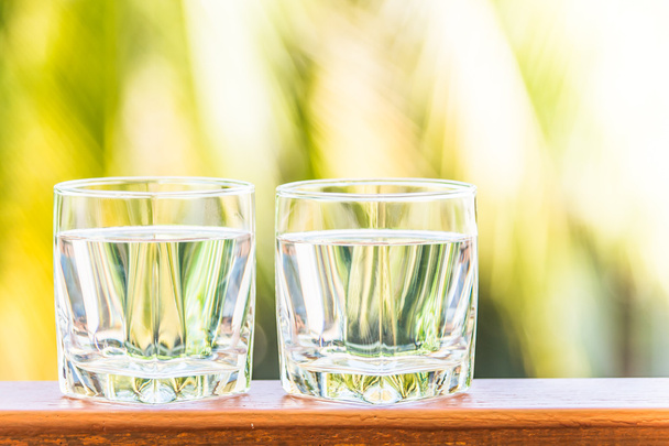 twee glazen water - Foto, afbeelding