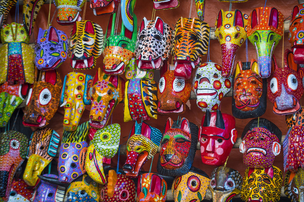 Máscaras Mayas de Madera
 - Foto, imagen
