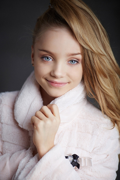 Portrait of happy blond  little girl. - Foto, imagen