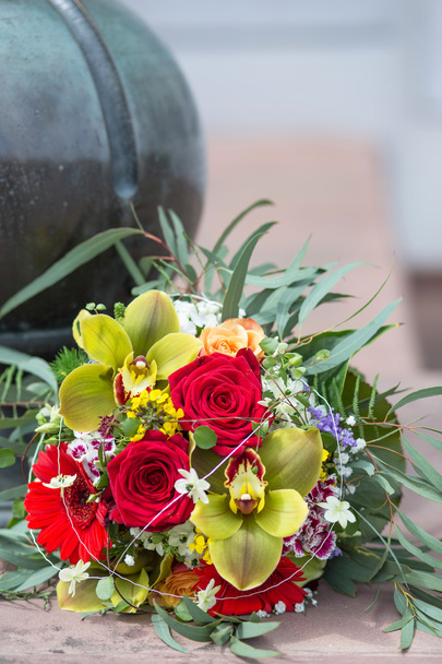 Bouquet da sposa moderno
  - Foto, immagini