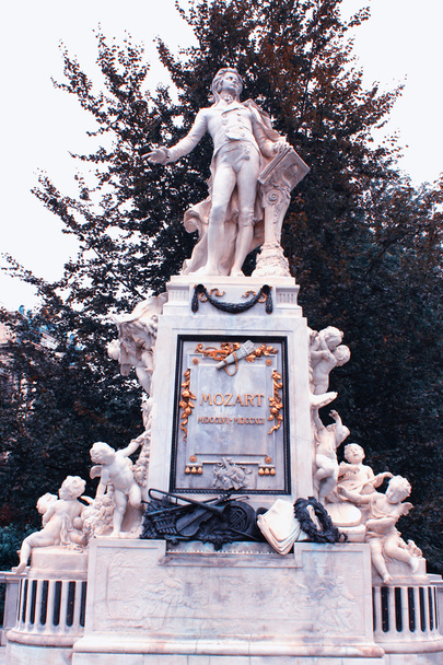 Mozzart άγαλμα στην πόλη της Βιέννης, Αυστρία - Φωτογραφία, εικόνα