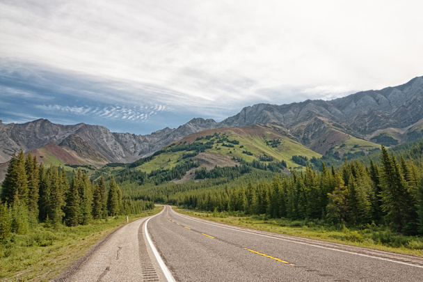 Road Trip in the Highwood Pass - Photo, Image