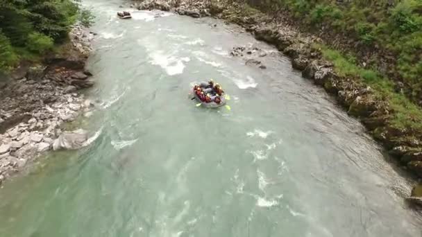 River Rafting wild water in Oostenrijk - Video