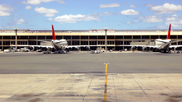 üres repülőtéri terminál - Felvétel, videó