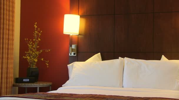 gyönyörű szállodai szobában - Felvétel, videó