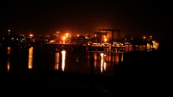 halászati dokkolót éjjel - Felvétel, videó