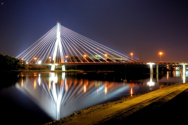 ponte de Varsóvia à noite
 - Foto, Imagem