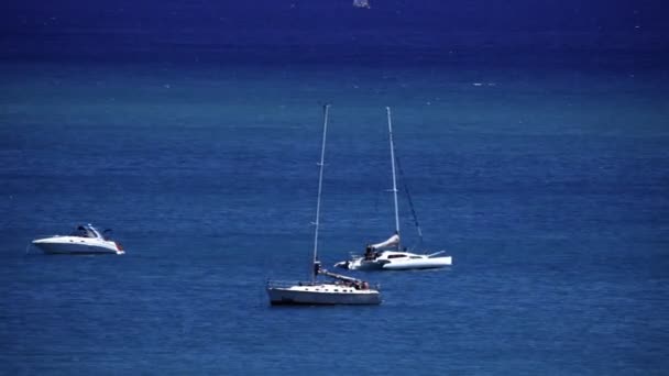 Three boats in ocean - Πλάνα, βίντεο