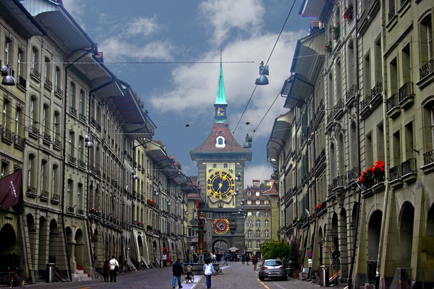 fő utca a város Berni óratorony - Fotó, kép