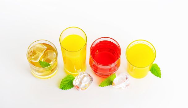Variété de boissons froides
 - Photo, image