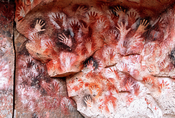 Anciennes peintures de grottes en Patagonie
 - Photo, image