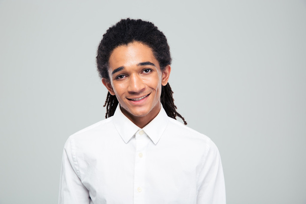 Portrait of a smiling young afro american businessman - Foto, Bild