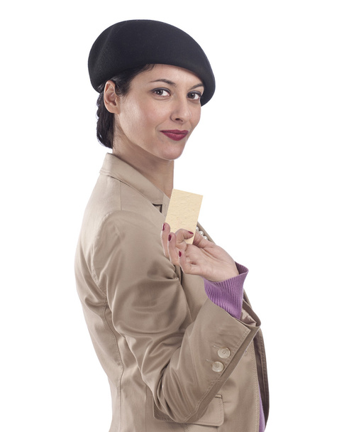 Привлекательная молодая женщина с карточкой деловой активности
 - Фото, изображение