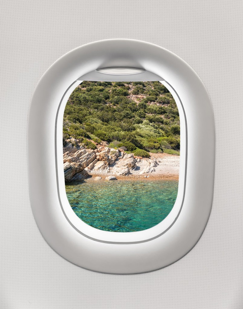 Вид из окна самолета на пляж
 - Фото, изображение