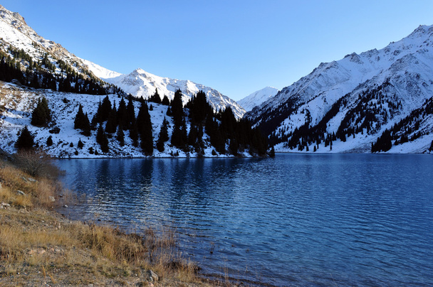 Lago de montaña - Foto, Imagen