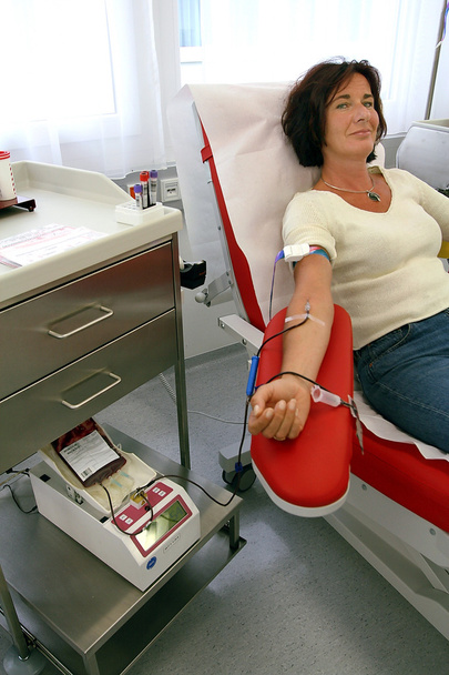 Blood from the donated blood in blood laboratory - Foto, Imagem