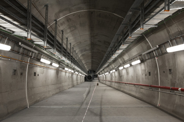De tunnel onder de wederopbouw - Foto, afbeelding