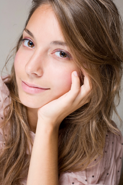 Gorgeous smiling young brunette girl. - Zdjęcie, obraz