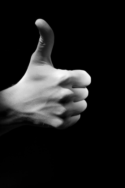 Ручні пальці з збільшеною великою фотографією
 - Фото, зображення