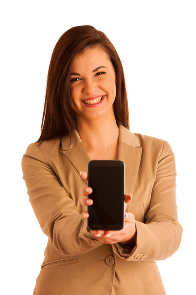 Γυναίκα ομορφιά χρήση και την ανάγνωση ένα έξυπνο τηλέφωνο που απομονώνονται σε λευκό - Φωτογραφία, εικόνα