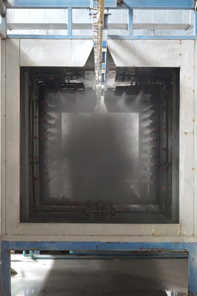 cabine de pulverização de água da arruela
 - Foto, Imagem
