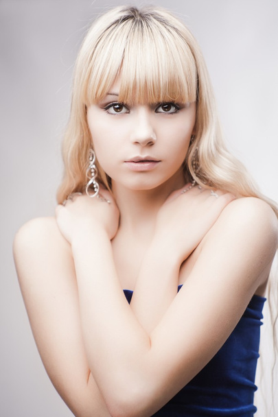 Beautiful young girl over white background - Valokuva, kuva