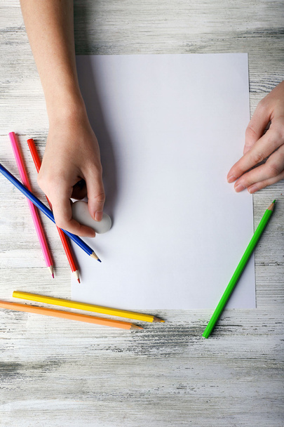 Hand with color pencils - Фото, зображення