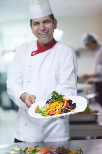 chef en la cocina del hotel vista
 - Foto, Imagen