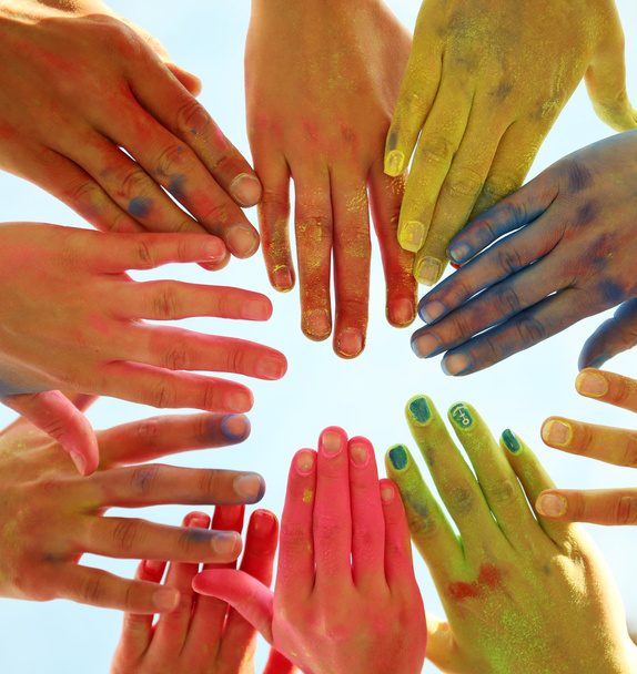 Eller Hint boya ile gençlerin  - Fotoğraf, Görsel